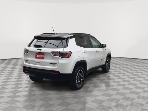 Used 2025 Jeep Compass Trailhawk AWD/4WD image 33