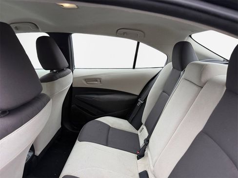 Used 2023 Toyota Corolla LE image 8
