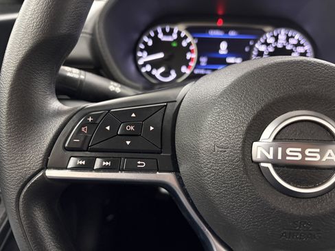 Used 2024 Nissan Sentra SV FWD image 27