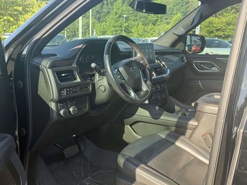 Used 2021 Chevrolet Tahoe Z71 w/ Luxury Package AWD/4WD image 3