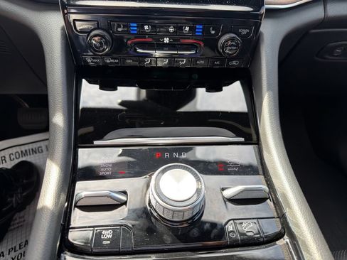 Used 2023 Jeep Grand Cherokee Summit AWD/4WD image 30