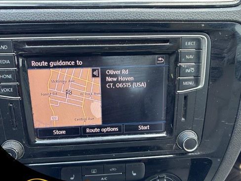 Used 2016 Volkswagen Jetta Sport FWD image 22