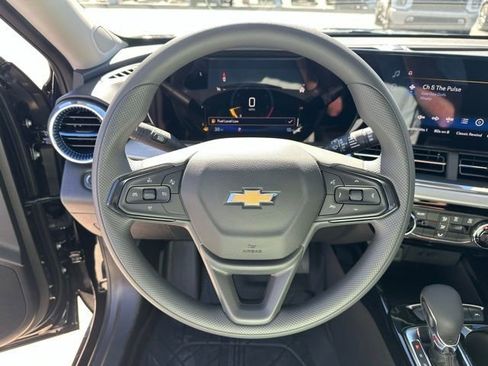New 2026 Chevrolet Trax LT FWD image 6
