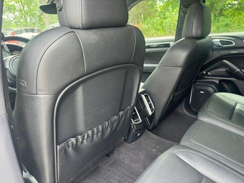 Used 2013 Porsche Cayenne S AWD/4WD image 19
