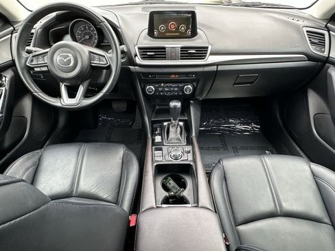 Used 2018 MAZDA MAZDA3 Touring FWD image 10
