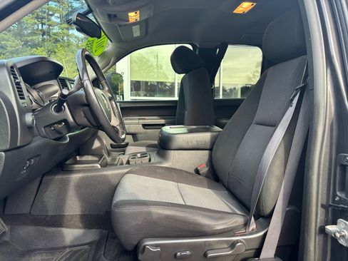Used 2011 Chevrolet Silverado 2500 LT w/ Interior Plus Package image 24