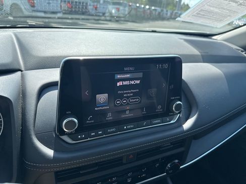 Used 2025 Nissan Rogue S image 20