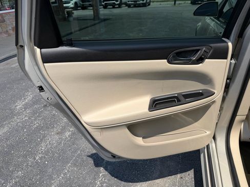 Used 2010 Chevrolet Impala LTZ FWD image 16