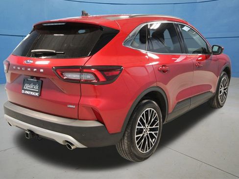 Used 2025 Ford Escape SE w/ Class II Trailer Tow Package FWD image 34