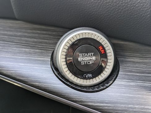 Used 2024 Jeep Wagoneer L Series II image 51