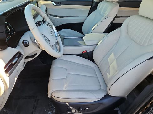 Used 2023 Hyundai Palisade Limited FWD image 16