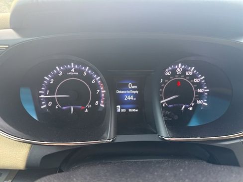 Used 2017 Toyota Avalon Limited image 14