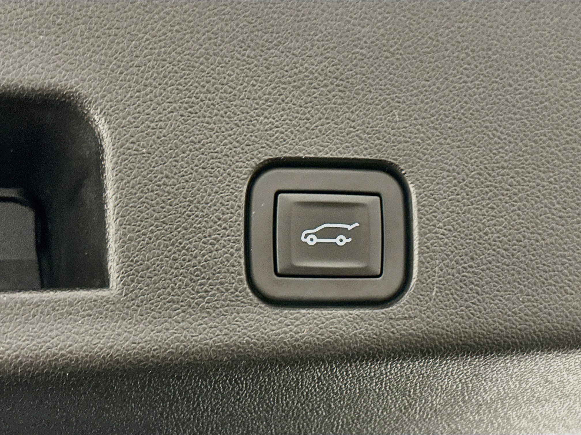 Used 2025 Chevrolet Traverse LT AWD/4WD image 32