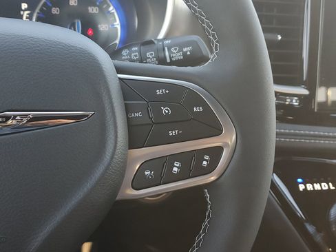New 2026 Chrysler Pacifica Select image 20