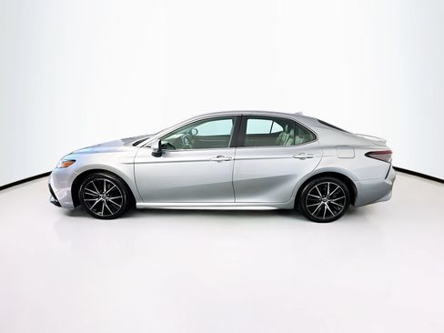 Certified 2022 Toyota Camry SE FWD image 4