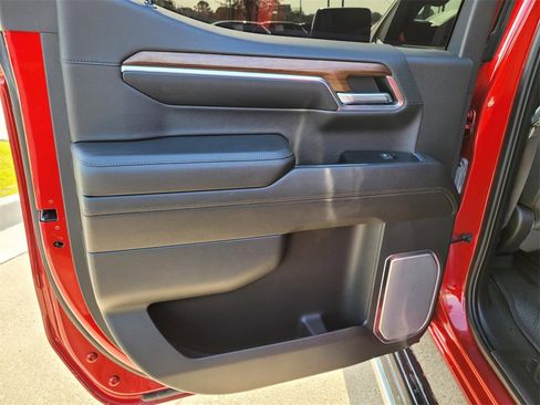 Used 2022 Chevrolet Silverado 1500 High Country w/ High Country Premium Package image 16