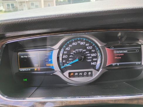Used 2017 Ford Taurus Limited FWD image 15