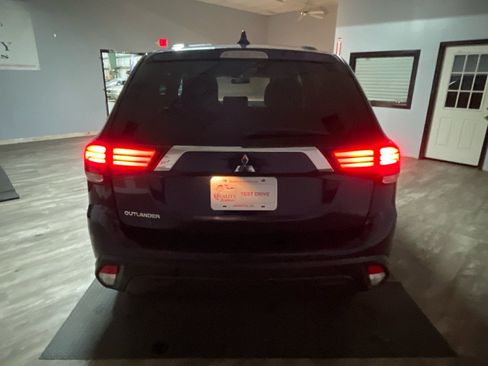 Used 2020 Mitsubishi Outlander ES FWD image 36