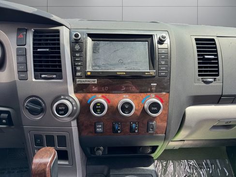Used 2010 Toyota Tundra Limited AWD/4WD image 15