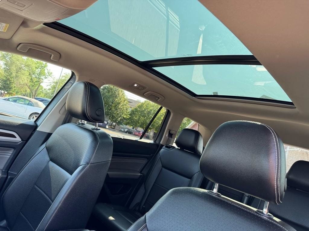 Used 2021 Volkswagen Atlas SE w/ Panoramic Sunroof Package AWD/4WD image 34
