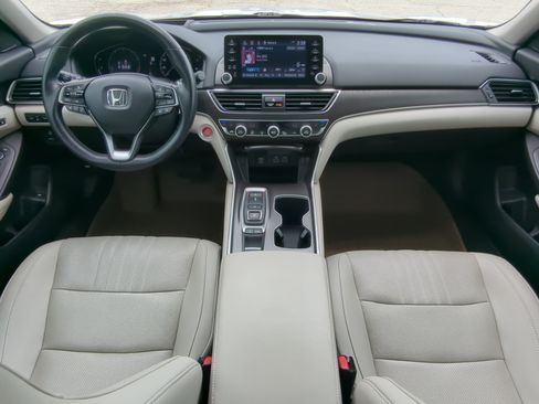Used 2021 Honda Accord Touring image 12