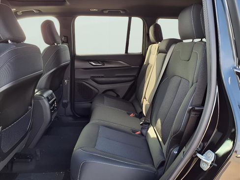 New 2025 Jeep Grand Cherokee Laredo X image 16