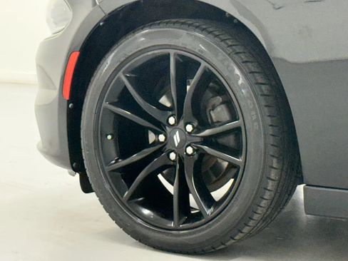 Used 2018 Dodge Charger SXT w/ Blacktop Package image 42