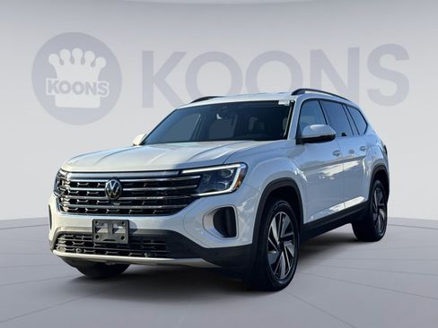 Used 2025 Volkswagen Atlas SE AWD/4WD image 1