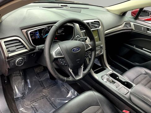 Used 2017 Ford Fusion SE w/ Equipment Group 201A FWD image 17