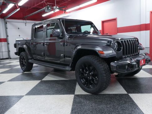 Used 2021 Jeep Gladiator Overland AWD/4WD image 2