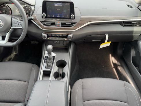 New 2025 Nissan Altima 2.5 SV image 16