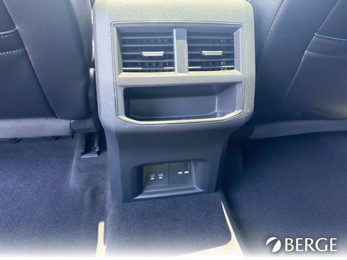Used 2021 Volkswagen Atlas Cross Sport SE w/ Panoramic Sunroof Package FWD image 30