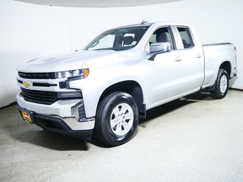 Used 2019 Chevrolet Silverado 1500 LT w/ All-Star Edition AWD/4WD image 3