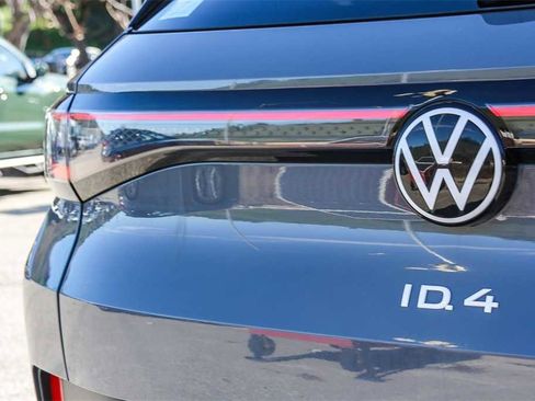 Used 2024 Volkswagen ID.4 Pro image 10