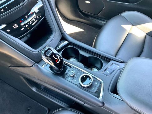 Used 2024 Cadillac XT5 Luxury image 16