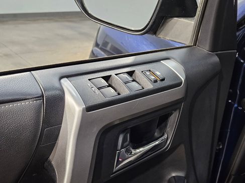 Used 2024 Toyota 4Runner SR5 AWD/4WD image 21