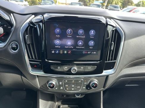 Used 2022 Chevrolet Traverse LT image 24