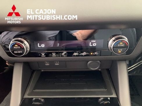 New 2025 Mitsubishi Outlander ES image 16