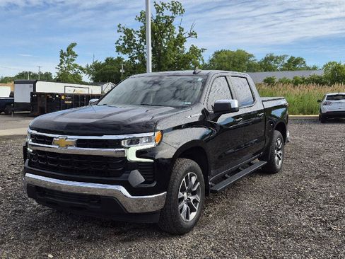 Used 2023 Chevrolet Silverado 1500 LT AWD/4WD image 1