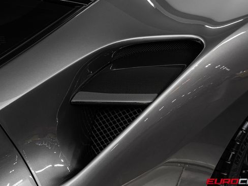 Used 2018 Ferrari 488 GTB RWD image 17