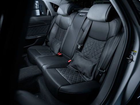 Used 2023 Audi S8 4.0 TFSI image 23