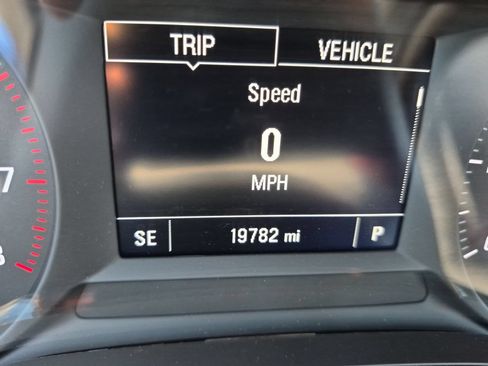 Used 2025 Chevrolet Trax LS w/ LS Convenience Package FWD image 20