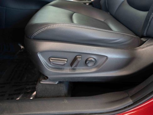 Used 2024 Toyota Corolla Cross XLE FWD image 12
