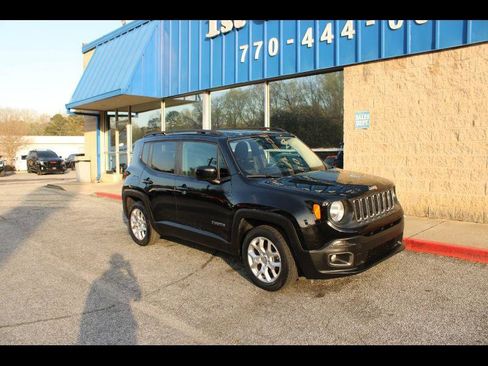 Used 2017 Jeep Renegade Latitude FWD image 1