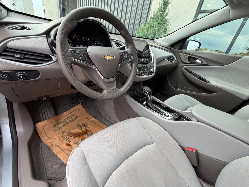 Used 2023 Chevrolet Malibu LS FWD image 11