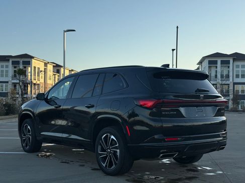 Certified 2025 Buick Enclave Sport Touring image 6