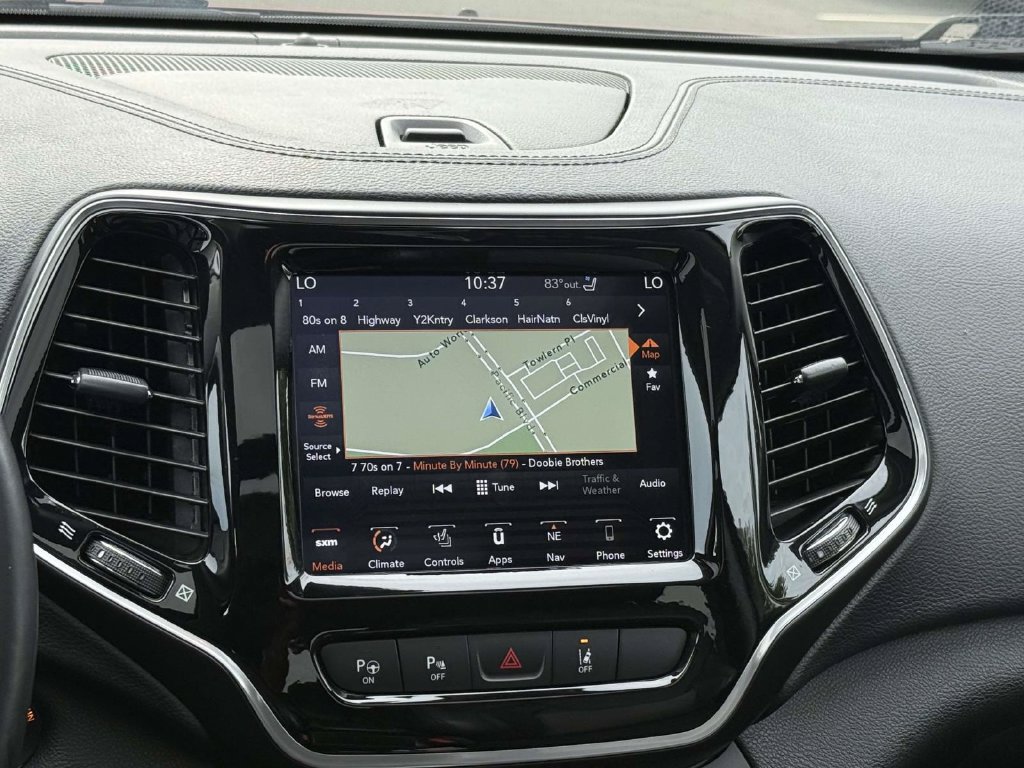 Used 2021 Jeep Cherokee Limited w/ Elite Package AWD/4WD image 3