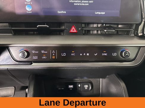 Used 2025 Kia Sportage SX image 17