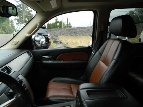 Used 2007 Chevrolet Tahoe LT w/ LT Preferred Equipment Group AWD/4WD image 13