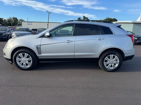 Used 2013 Cadillac SRX FWD image 4